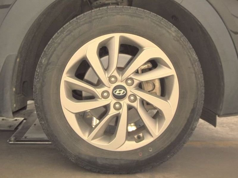 Used 2016 Ash Black Hyundai SE image 21