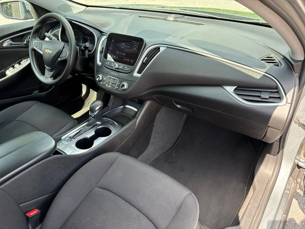 Used 2024 Gray Chevrolet LT image 38