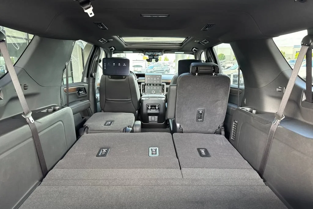 2026 GMC Yukon XL Denali - Photo 14