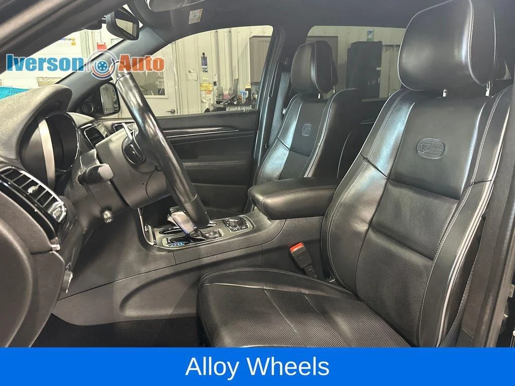 Used 2020 Diamond Black Crystal Pearlcoat Jeep Overland image 17