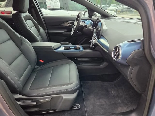 2024 Chevrolet Equinox EV LT - Photo 13