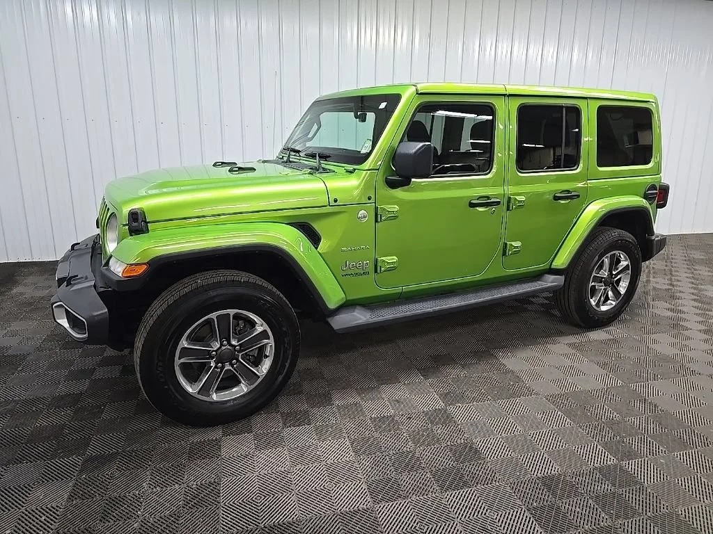 Used 2020 Gr Jeep Sahara image 6