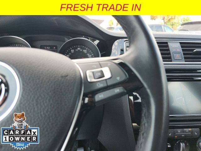 Used 2018 White Volkswagen 1.8T SE Sport image 28