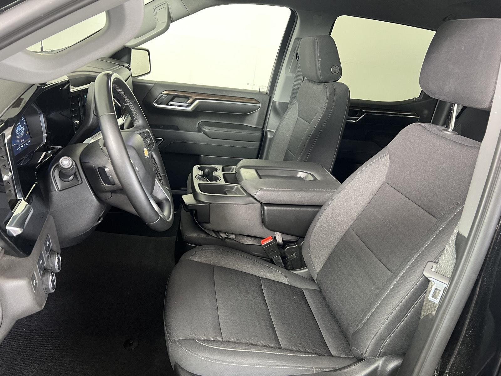 Used 2023 Black Chevrolet LT image 5