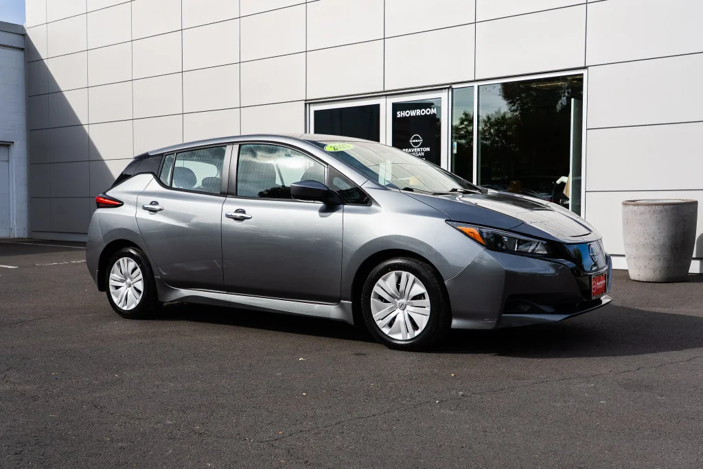 Used 2025 Gray Nissan S image 29