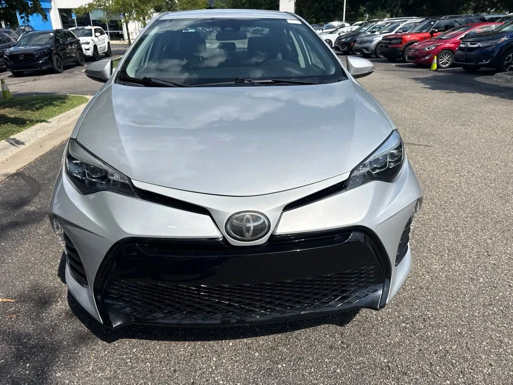 Used 2019 Silver Toyota SE image 39