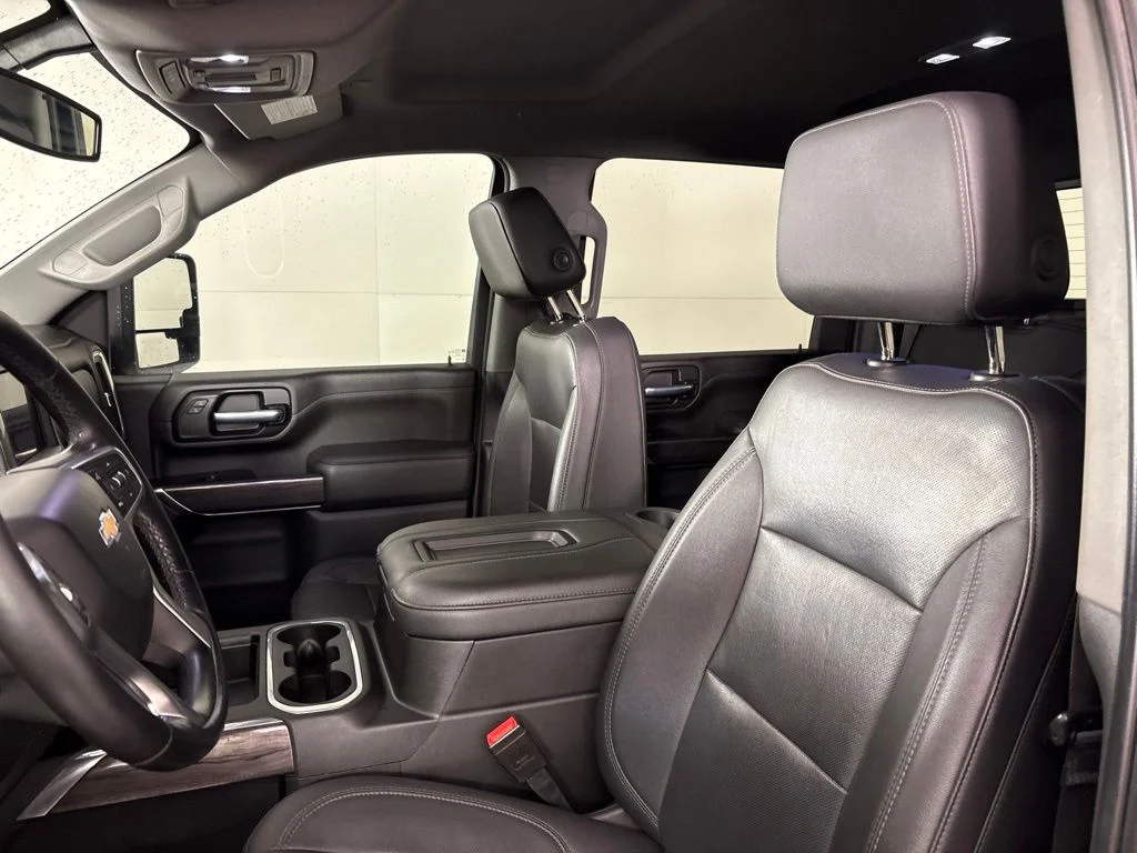 Used 2021 Silver Chevrolet LTZ image 34