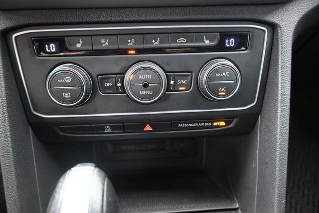 Used 2021 White Volkswagen 2.0T SE w/Technology image 4