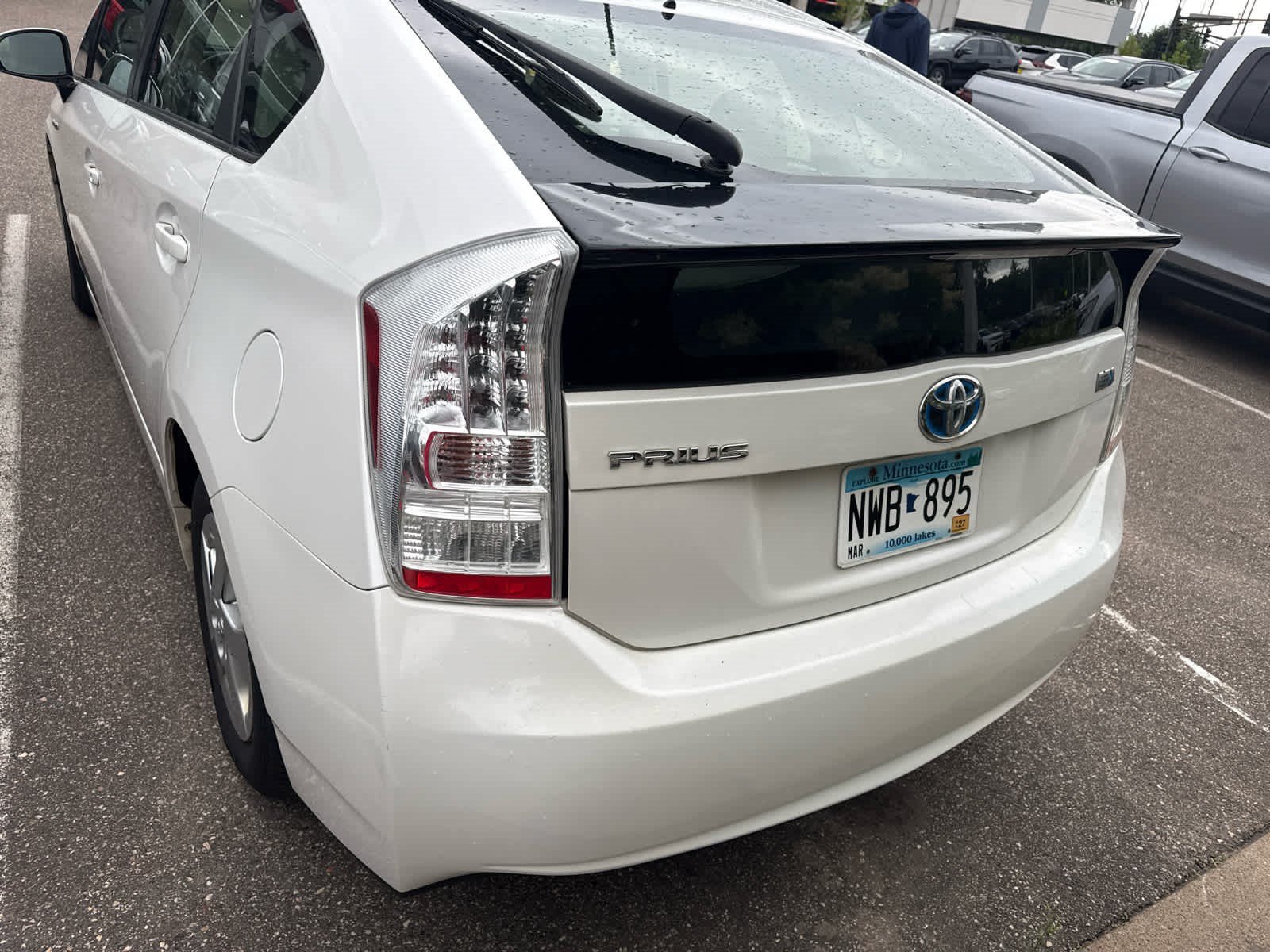 Used 2010 Blizzard Pearl Toyota III image 8