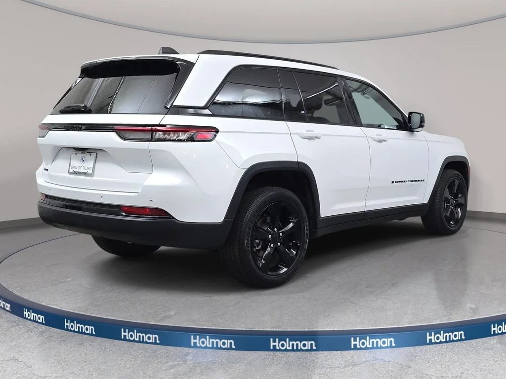 Used 2023 Bright White Clearcoat Jeep Altitude X image 6