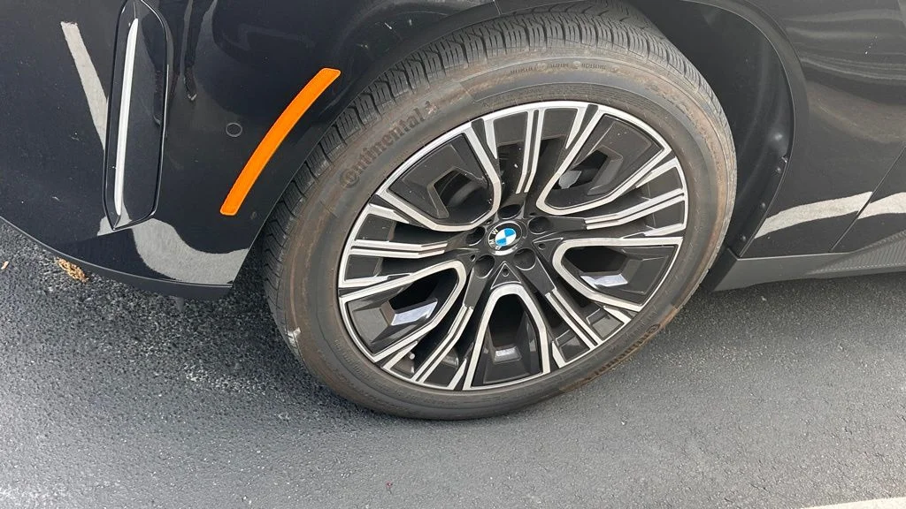 Used 2025 Black Sapphire Metallic BMW 30 xDrive image 11