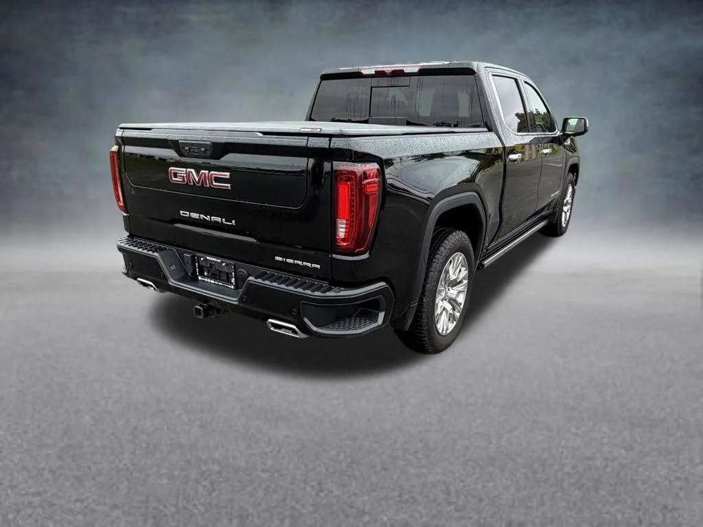 Used 2022 ONYX BLACK GMC Denali image 5