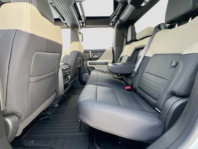2026 GMC HUMMER EV 2X - Photo 17