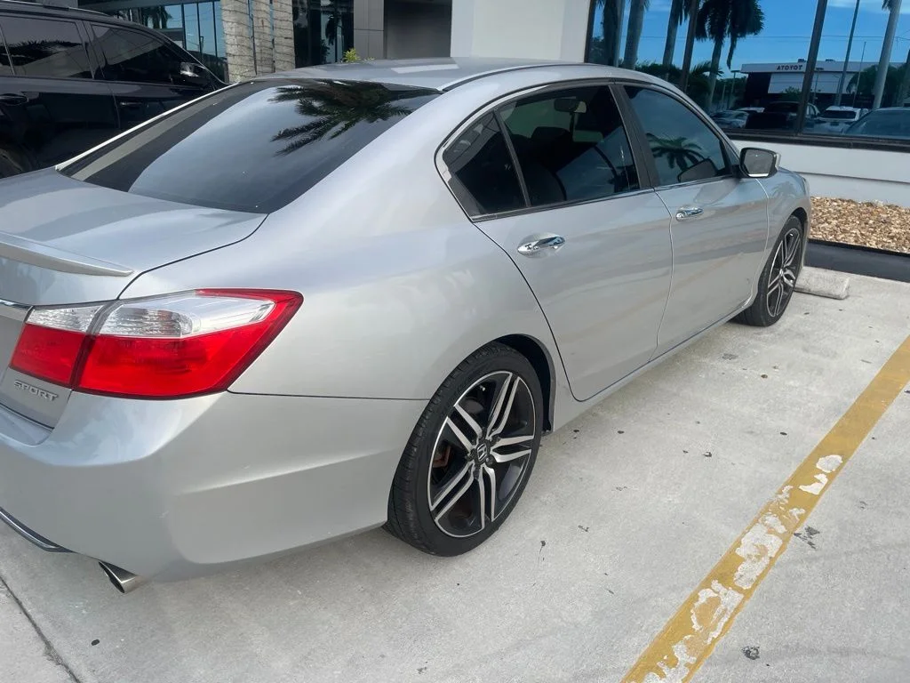 Used 2014 Alabaster Silver Metallic Honda Sport image 8