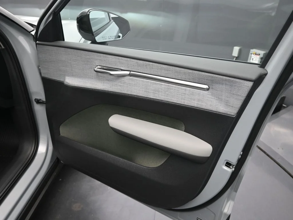 New 2026 Vapour Grey Volvo Twin Motor Performance Plus image 27