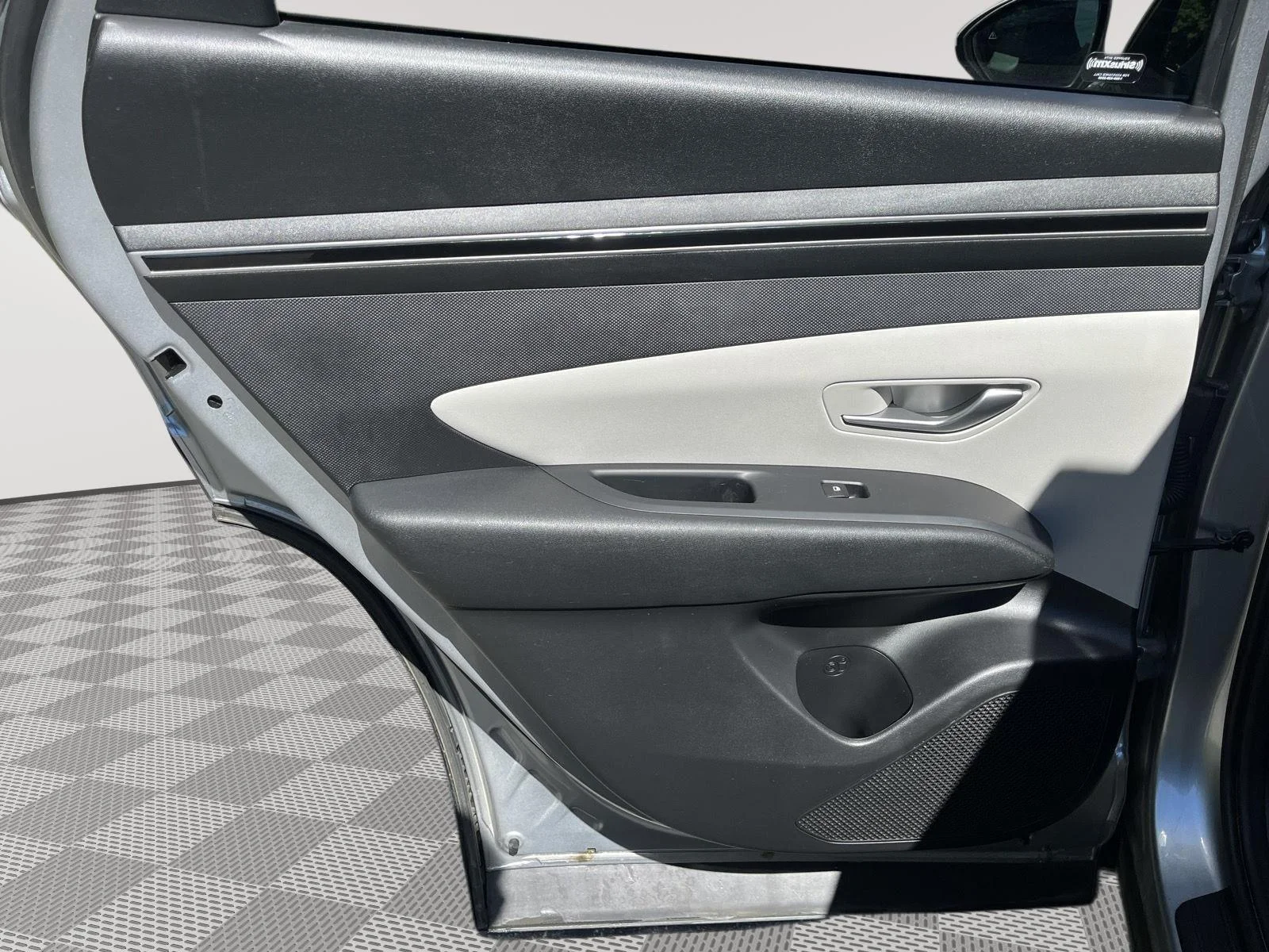 Used 2024 Shimmering Silver Hyundai SEL image 10