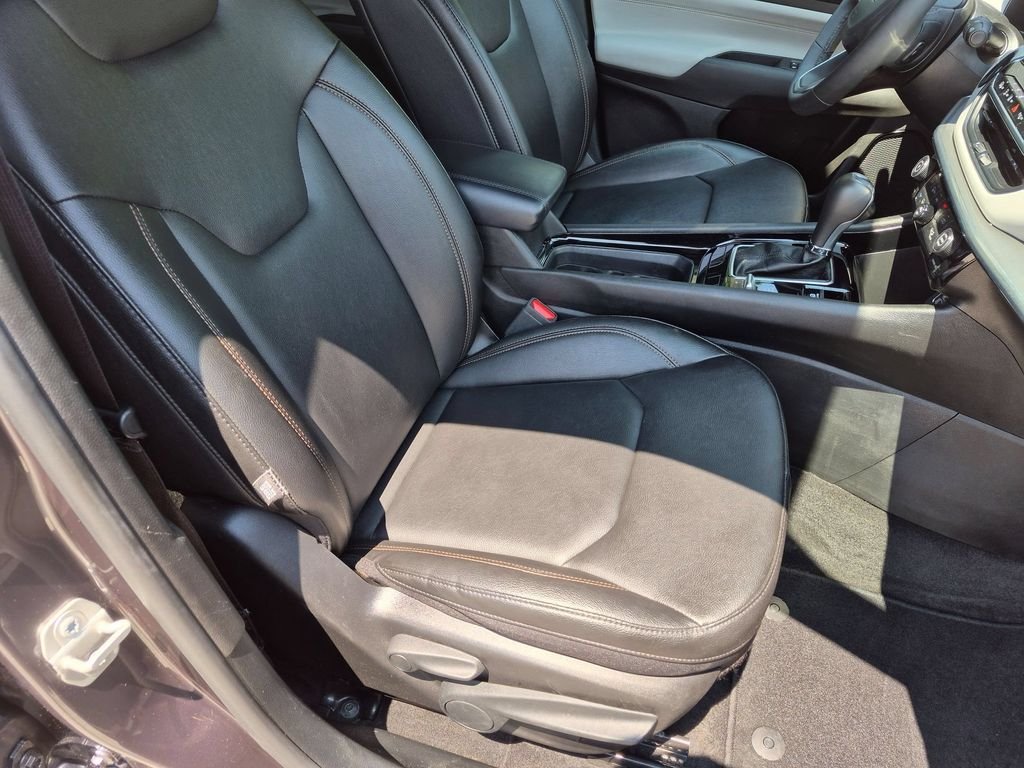 Used 2024 Gray Jeep Limited image 24
