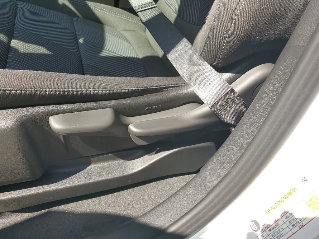2027 Chevrolet Bolt LT - Photo 21