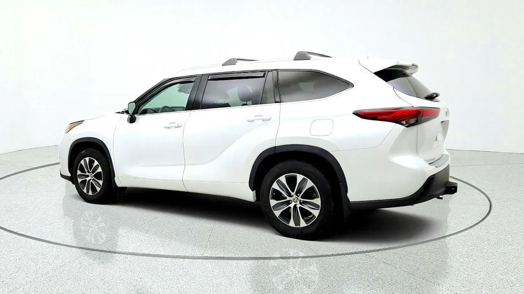 Used 2022 Not Specified Toyota XLE AWD image 7