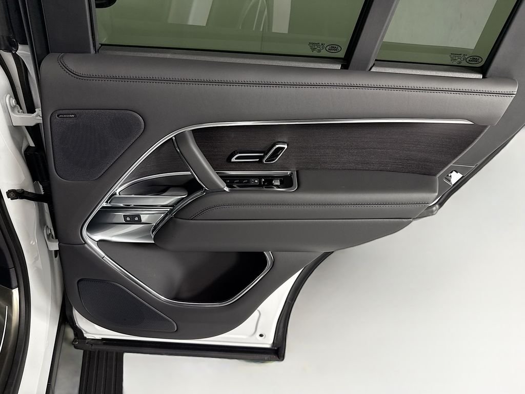 New 2026 Fuji White Land Rover SE image 27