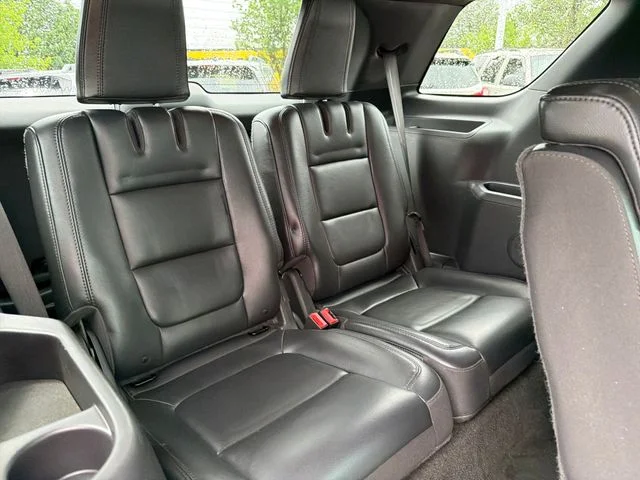 Used 2012 Black Ford XLT image 23