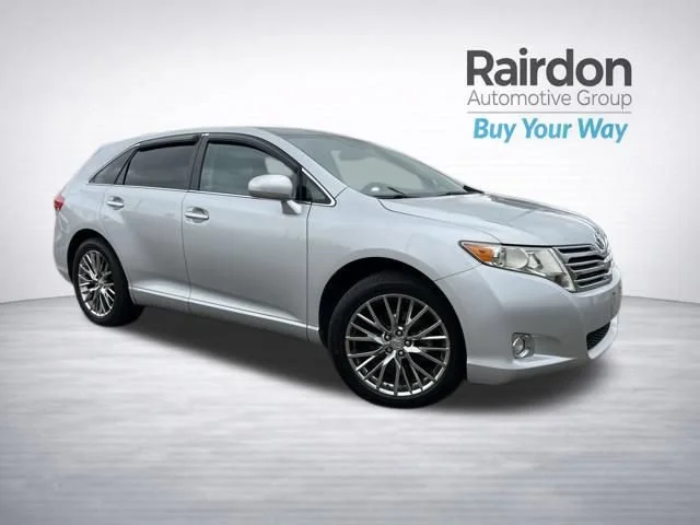 Used 2009 Classic Silver Metallic Toyota Base image 1