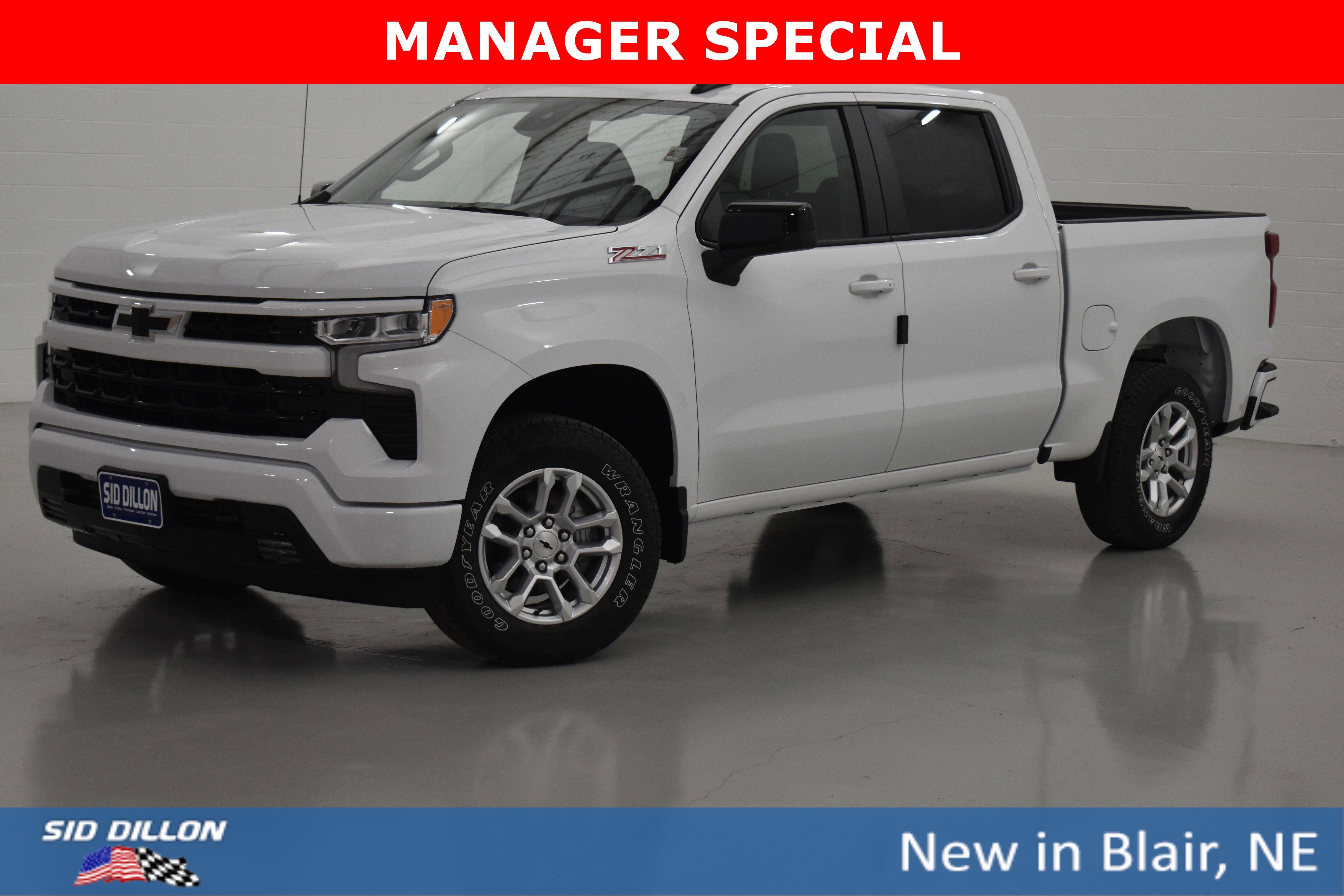 New 2026 Summit White Chevrolet RST image 1