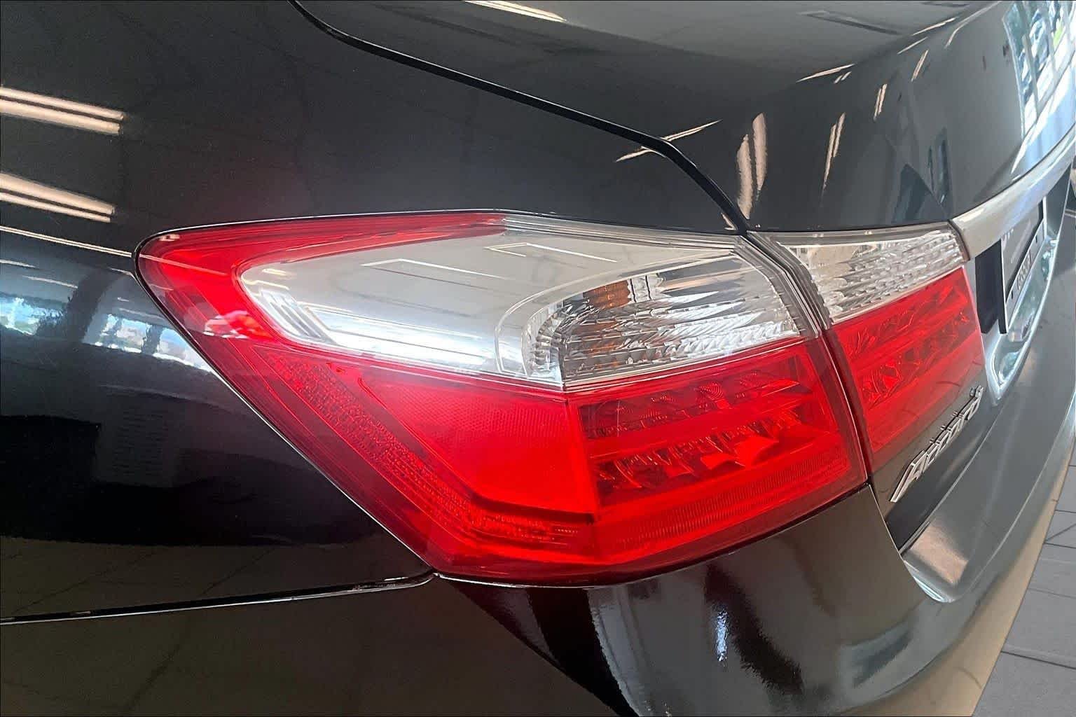 Used 2015 Crystal Black Pearl Honda EX-L image 25