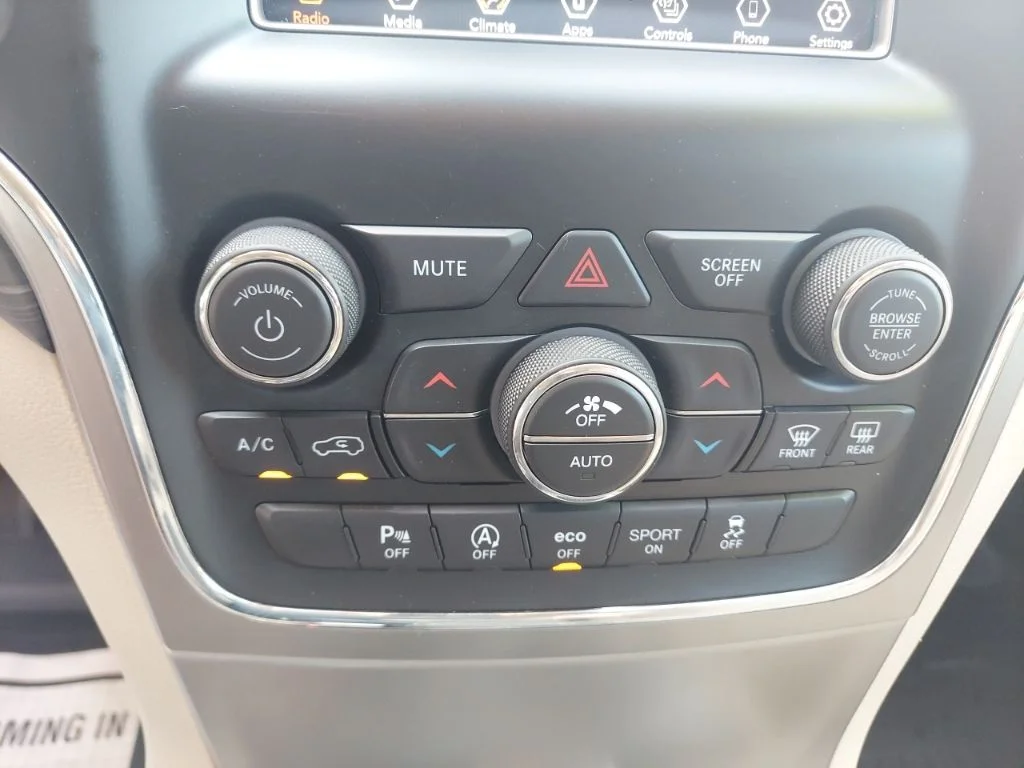 Certified Used 2019 Gray Jeep Laredo E image 28