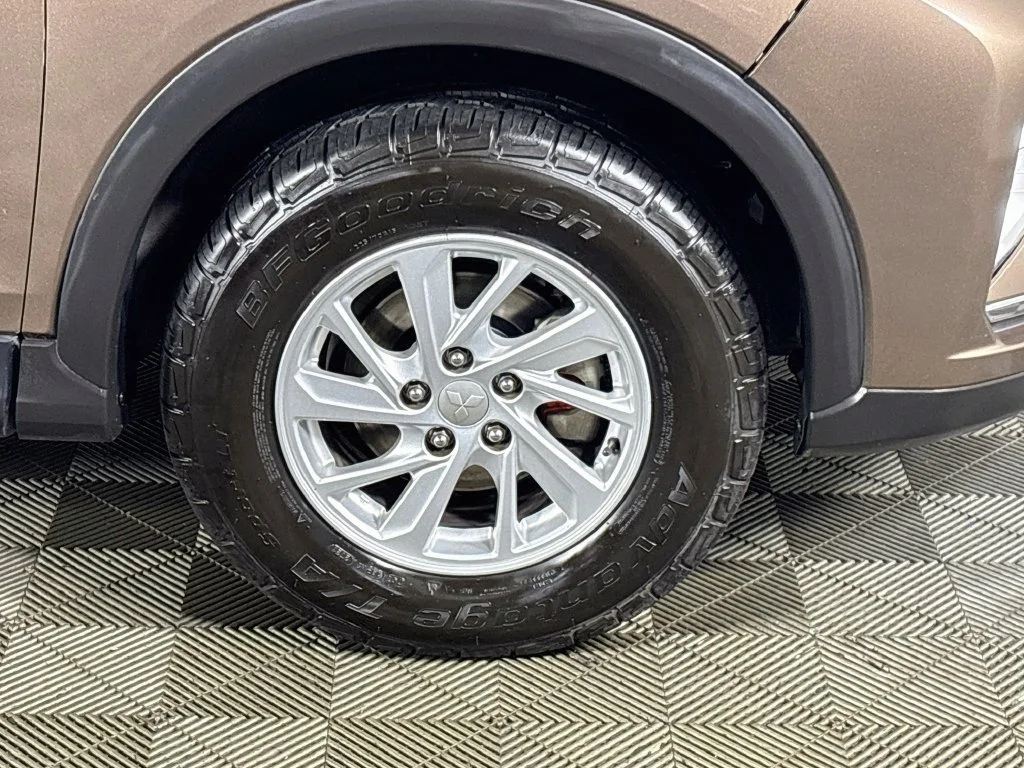 Used 2019 Brown Mitsubishi ES image 22