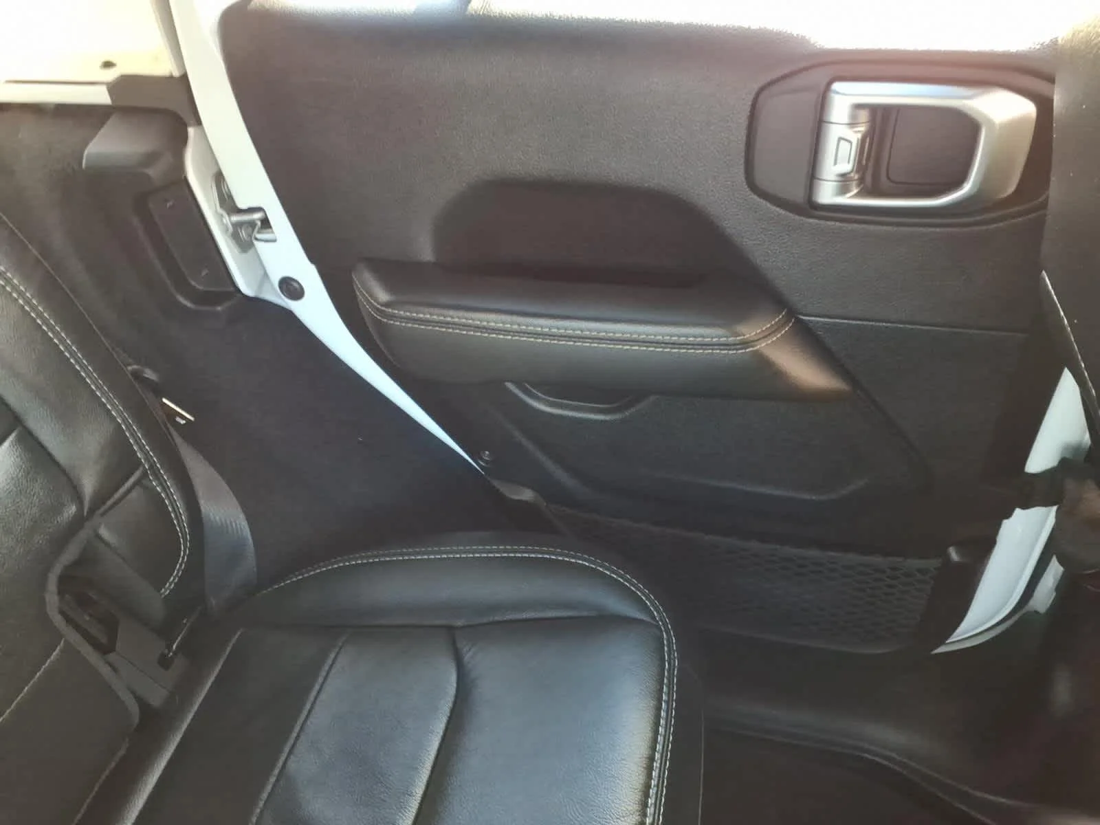 Certified Used 2022 Bright White Clearcoat Jeep Unlimited Sahara image 21