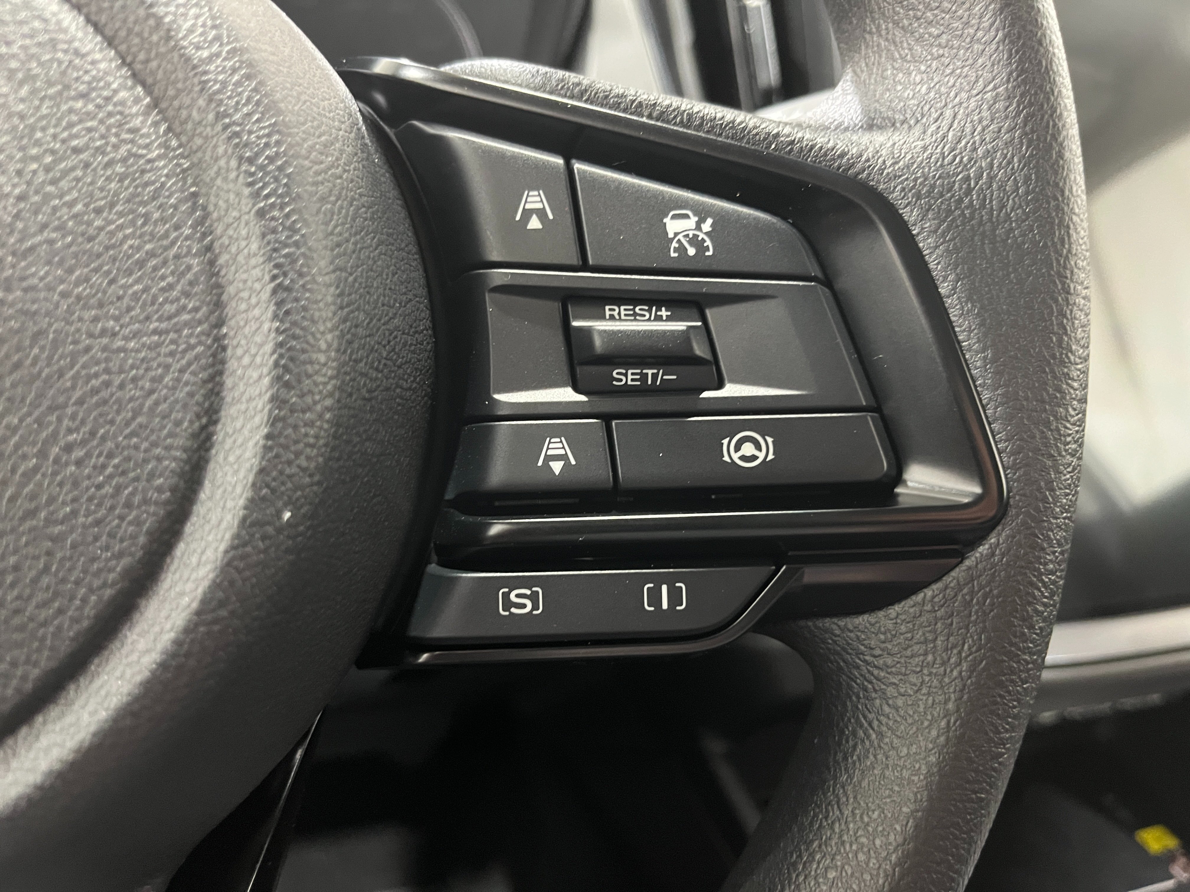 New 2026 MAGNETITE GRAY PEARL Subaru Premium image 18
