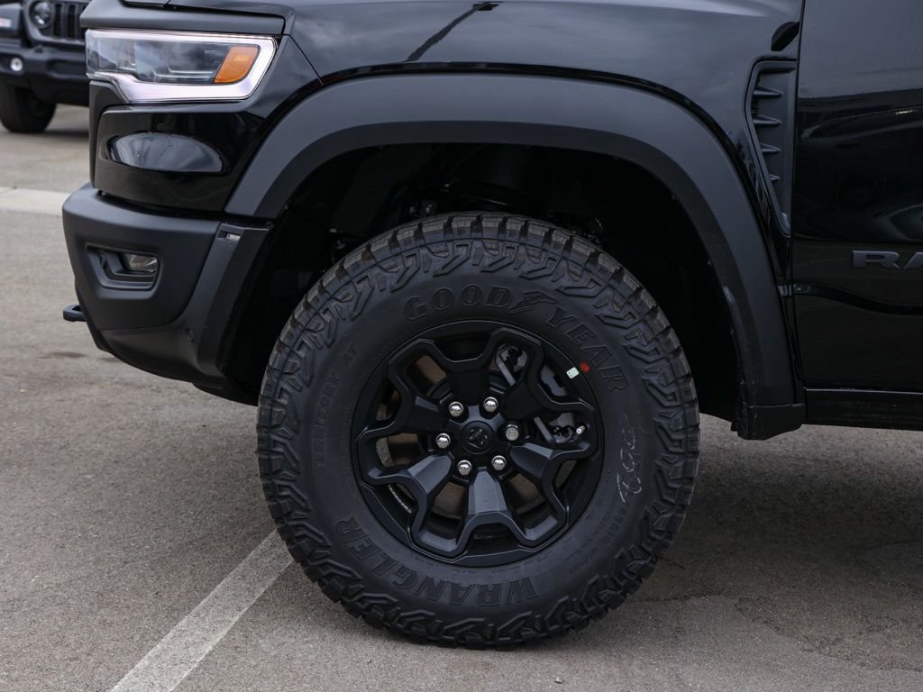 New 2026 Diamond Black Crystal Pearl-Coat Exterior Paint RAM RHO image 10