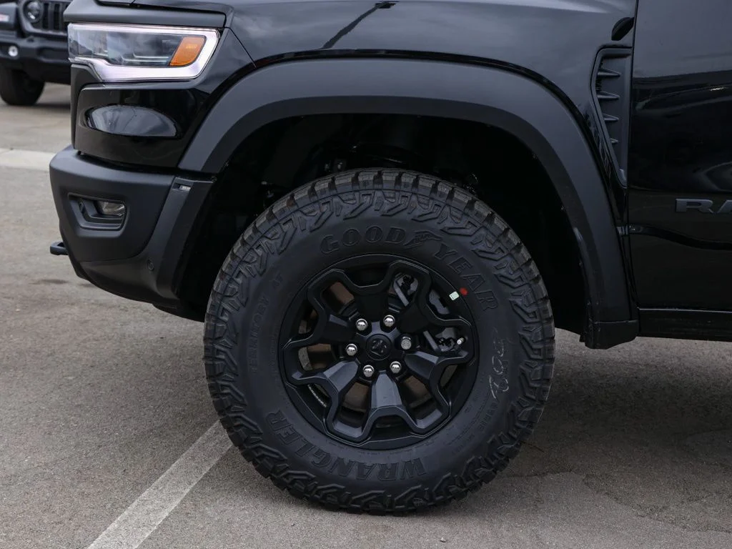 New 2026 Diamond Black Crystal Pearl-Coat Exterior Paint RAM RHO image 10
