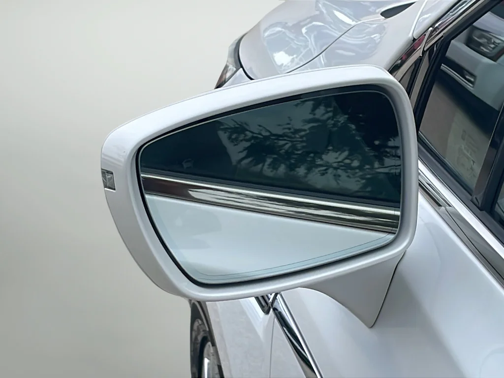 Used 2019 White Buick Essence image 43