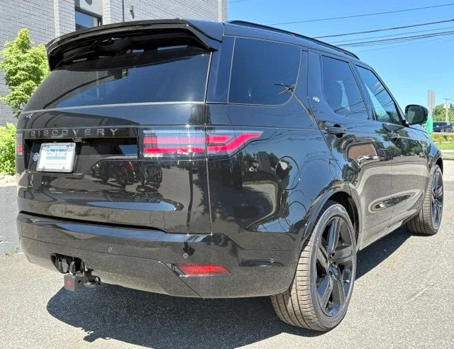 New 2026 Santorini Black Land Rover Dynamic SE image 9