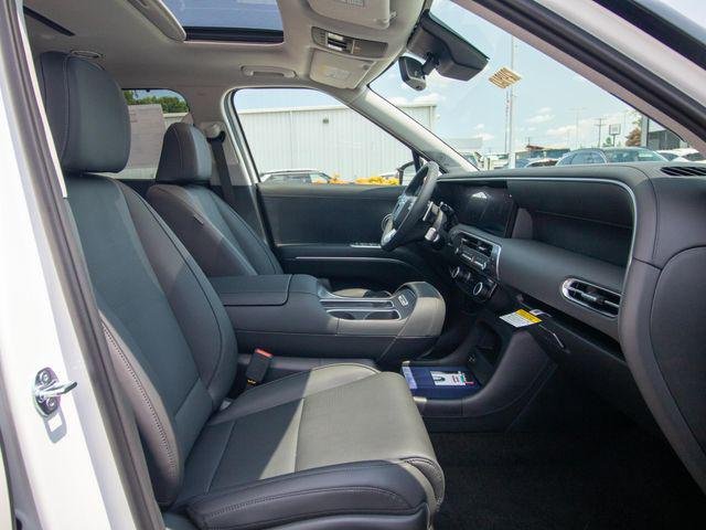 New 2026 White Hyundai Limited AWD image 18