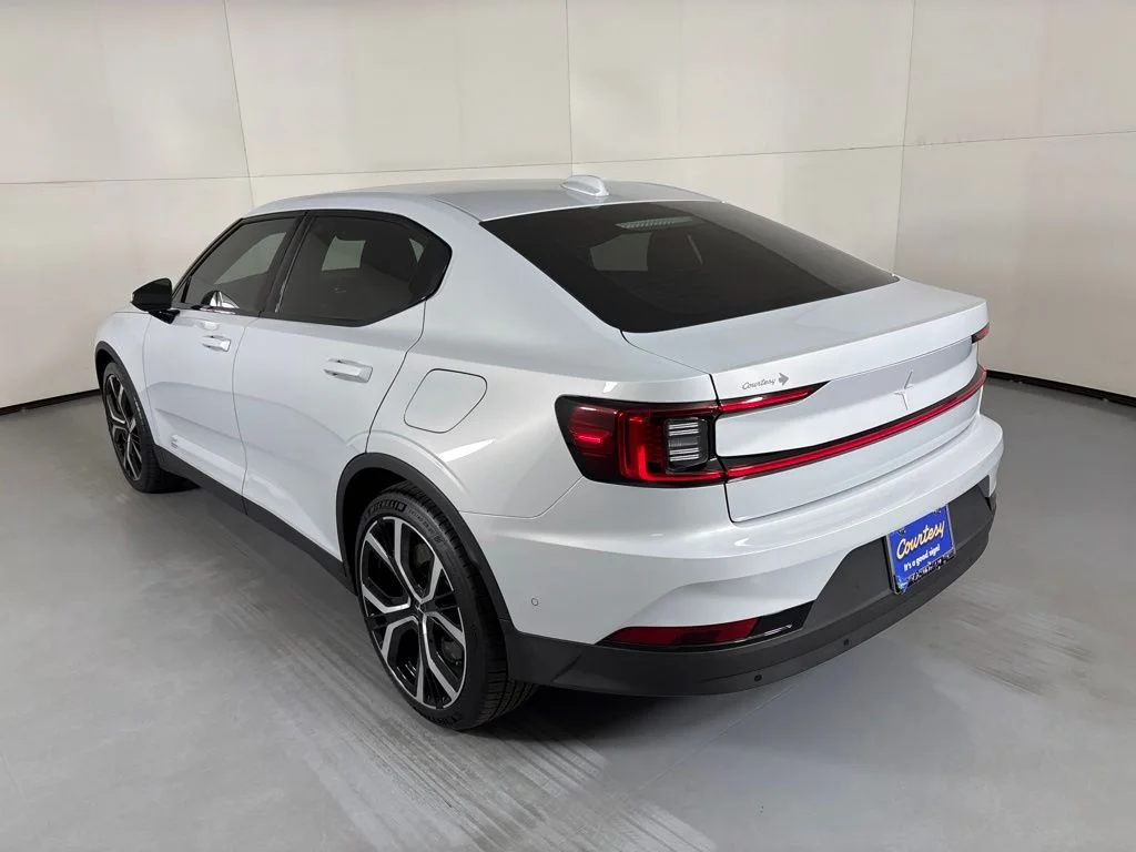 Used 2023 White Polestar Long Range Dual Motor Performance image 6