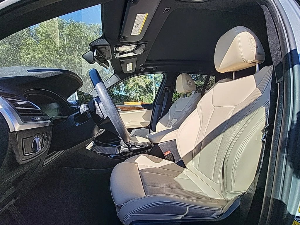 Used 2024 Skyscraper Grey Metallic BMW sDrive30i image 2