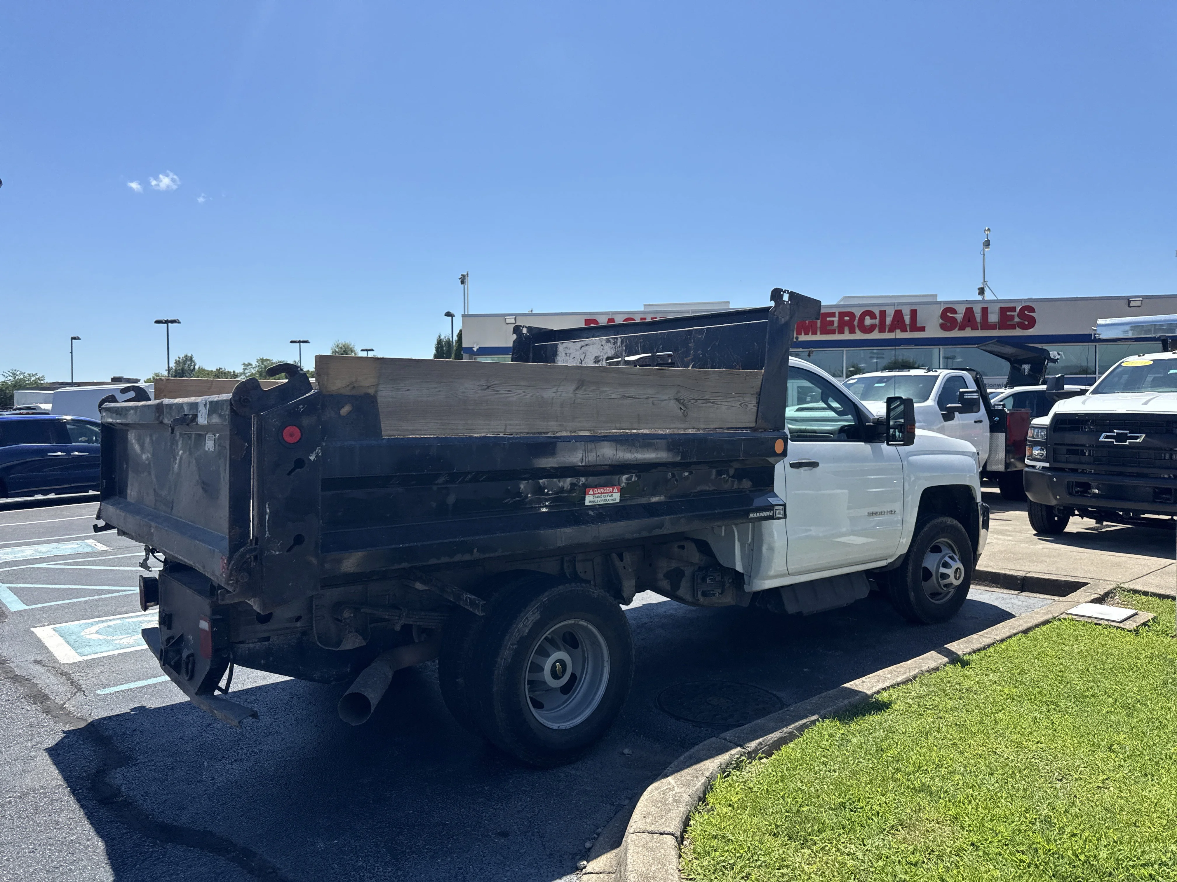 Used 2019 Summit White Chevrolet WT image 10