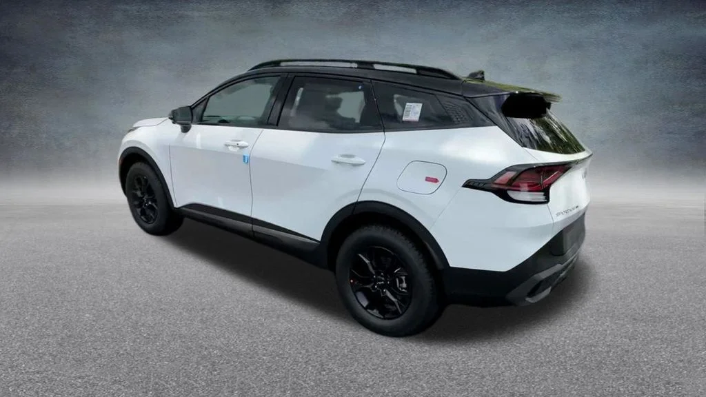 Used 2024 White Kia X-Pro Prestige image 17