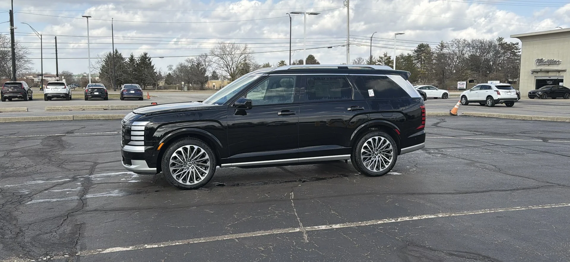 New 2026 Abyss Black Pearl Hyundai Calligraphy image 4