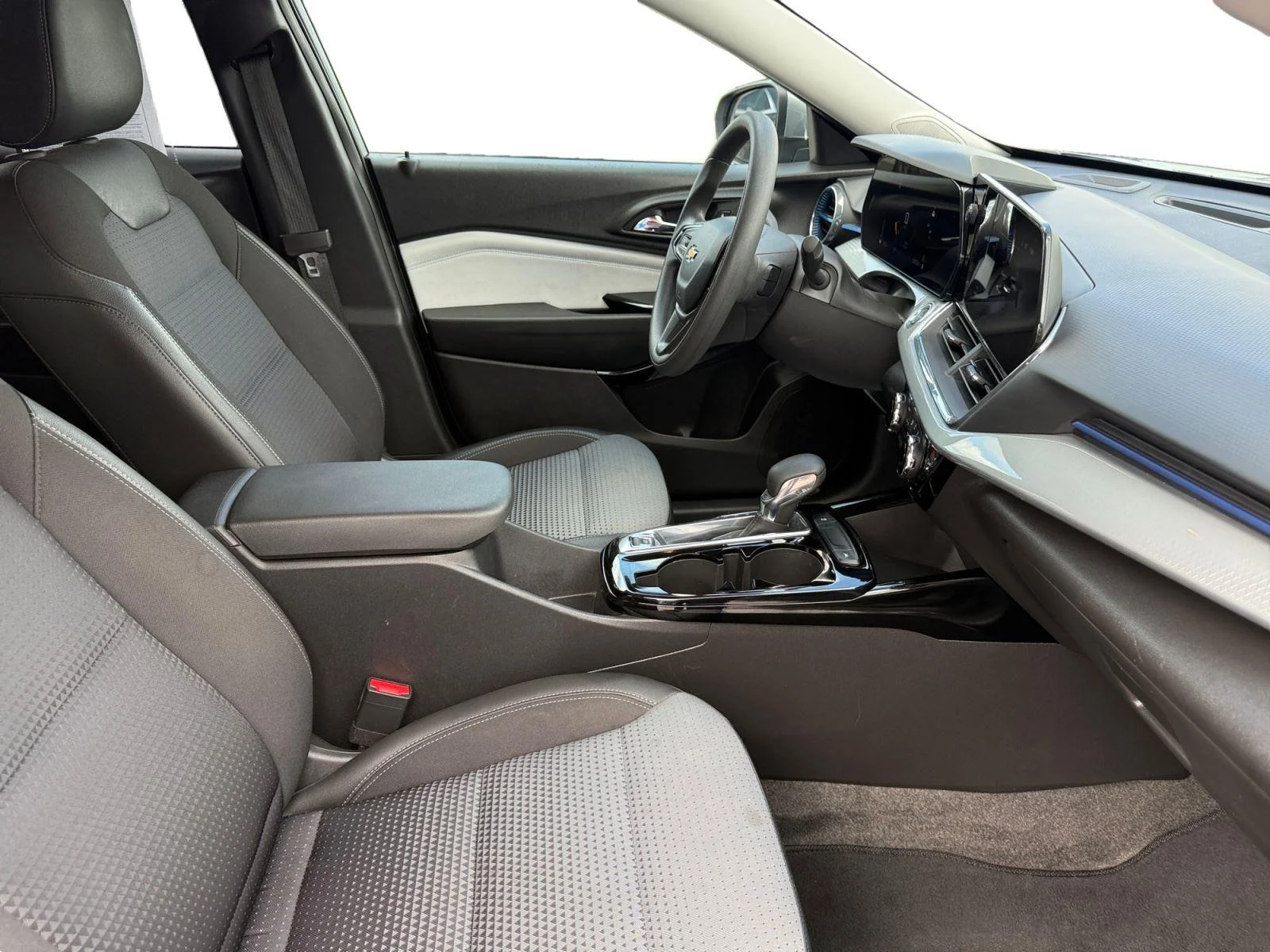 Used 2025 Sterling Gray Metallic Chevrolet LT image 16