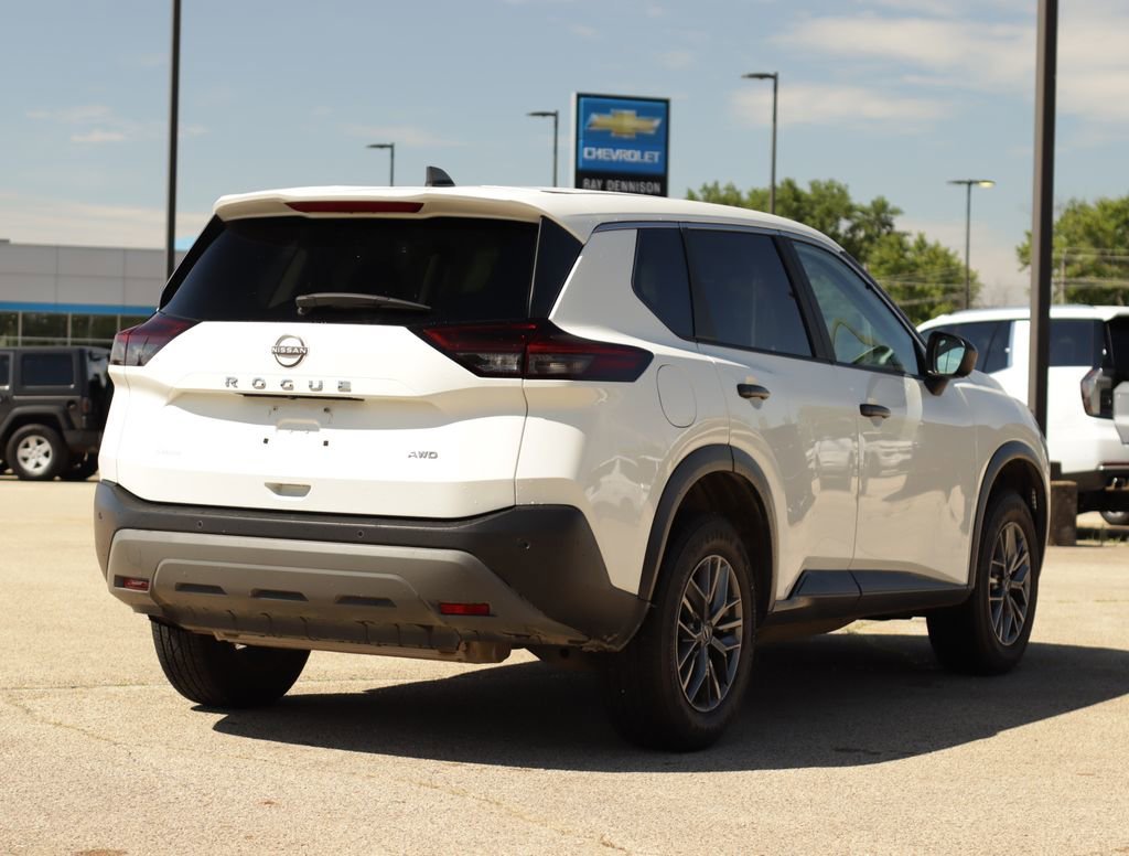 Used 2023 White Nissan S Intelligent AWD image 7
