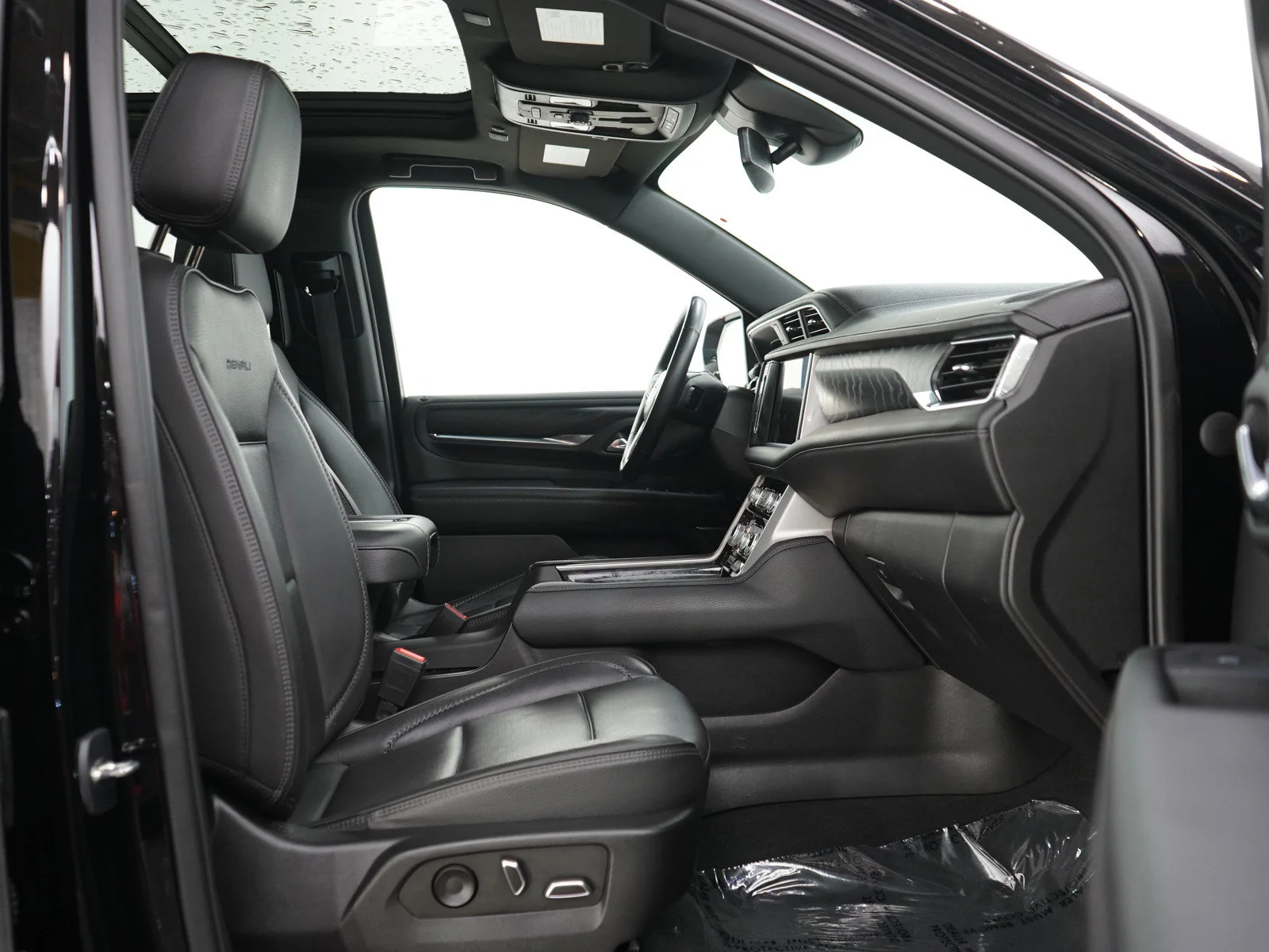 Used 2023 Onyx Black GMC Denali image 10