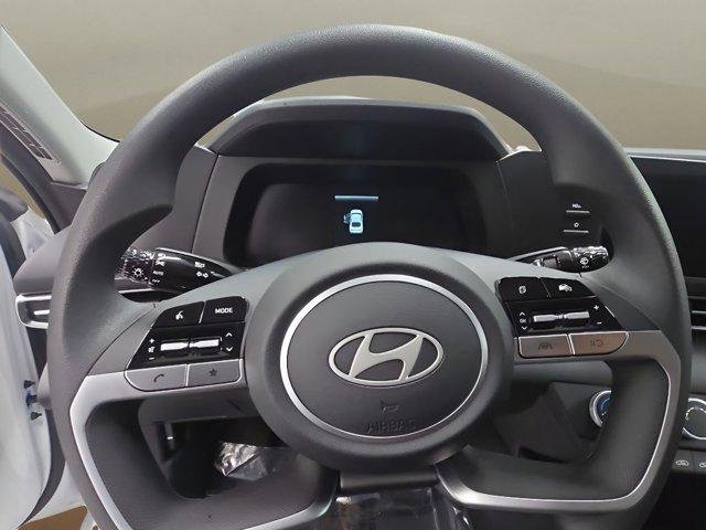 New 2026 White Hyundai SE image 23