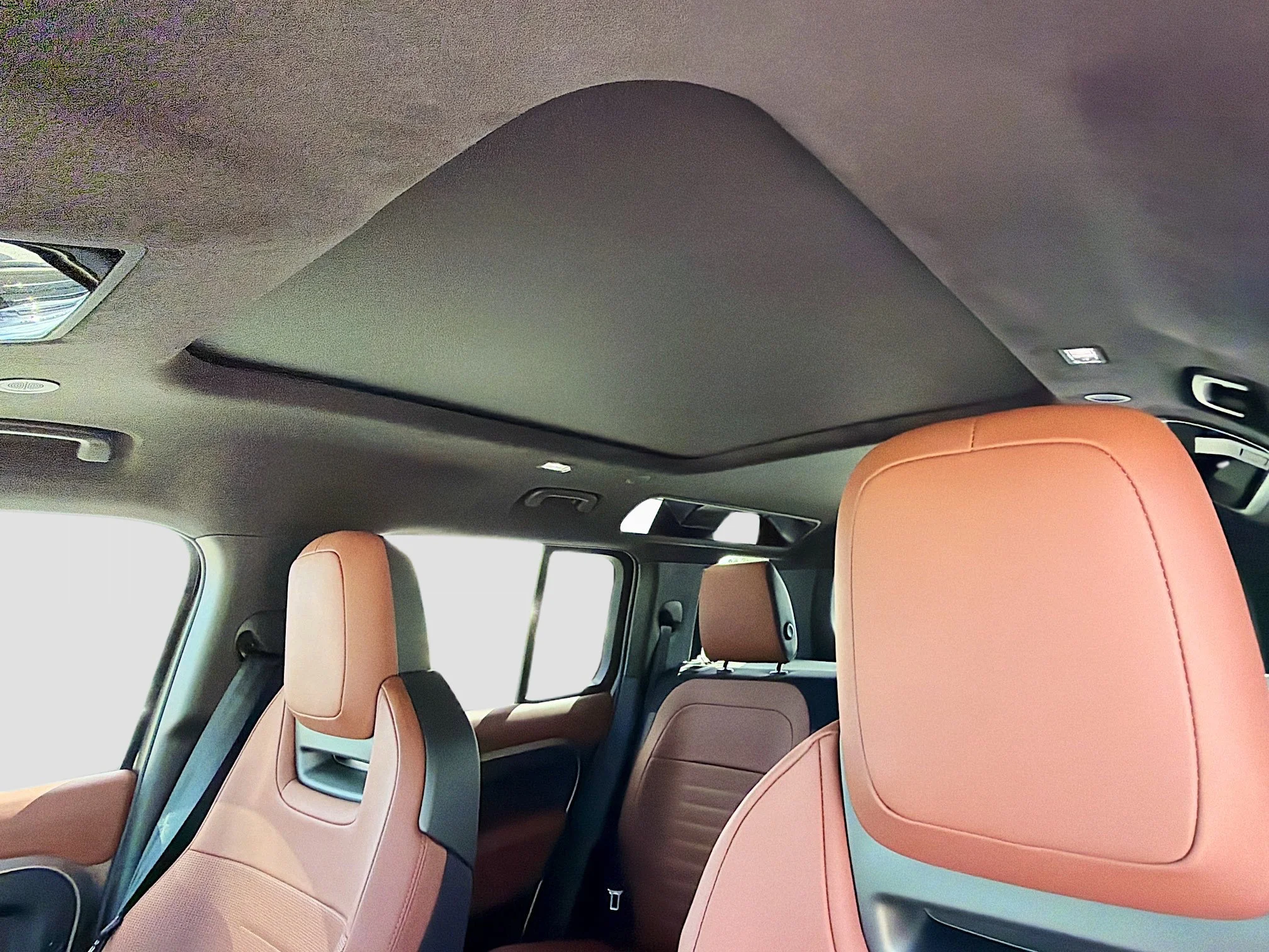 New 2026 Petra Copper Land Rover OCTA image 27