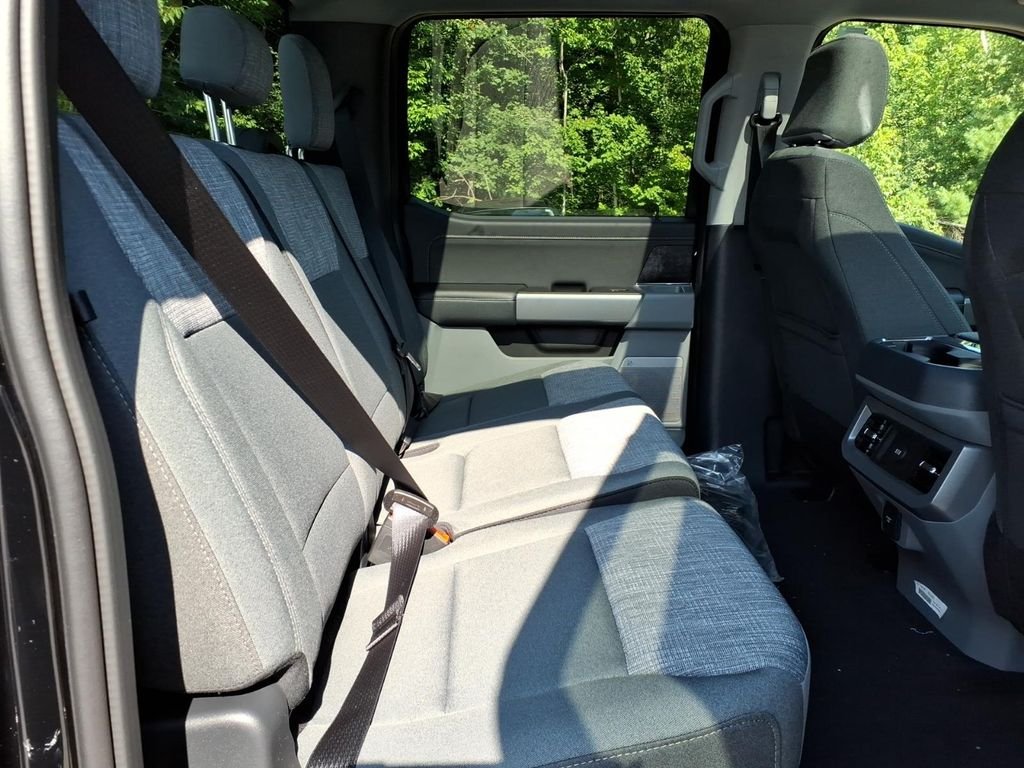 New 2026 Agate Black Metallic Ford F-250® XLT image 15