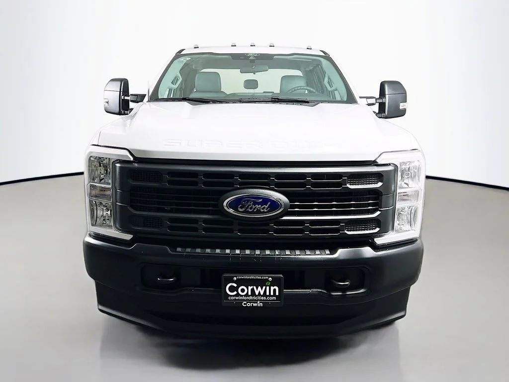 New 2026 Oxford White Ford XL image 4