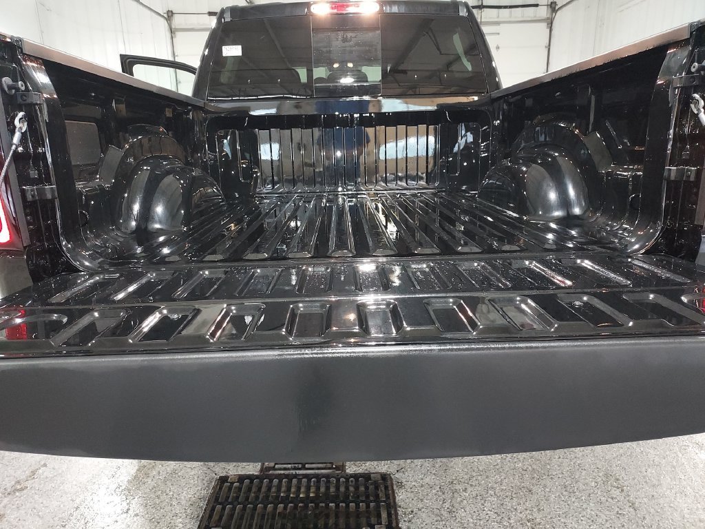 New 2026 Diamond Black Crystal Pearl-Coat Exterior Paint RAM Express image 29